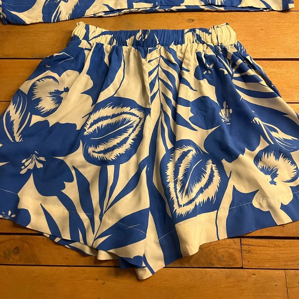 Women’s Floral Palm Matching Lounge Set Size Large / Small - Picture 7 of 8